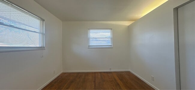 Building Photo - 10748 Spring Garden Dr