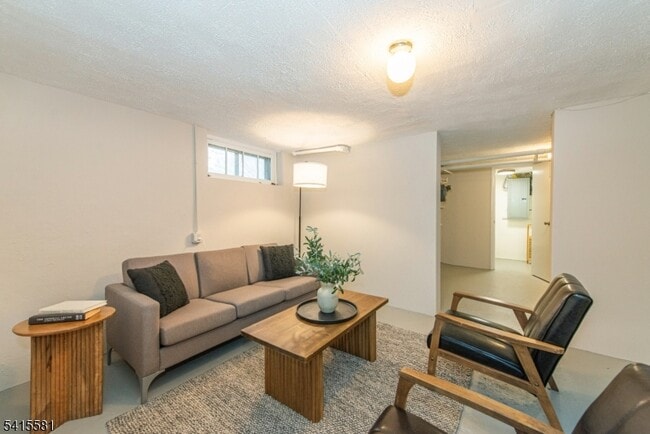 Building Photo - 61 Claremont Ave