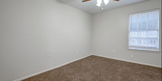 Building Photo - 9803 Knights Dr