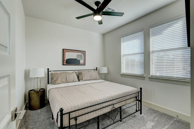 Building Photo - Stunning 4 Bedroom 3 Bath Home