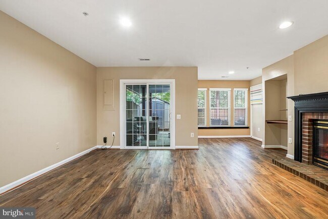 Building Photo - 13711 Dunbar Terrace
