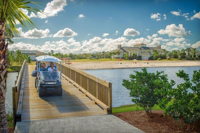 Building Photo - ~ COMPASS POINTE ~