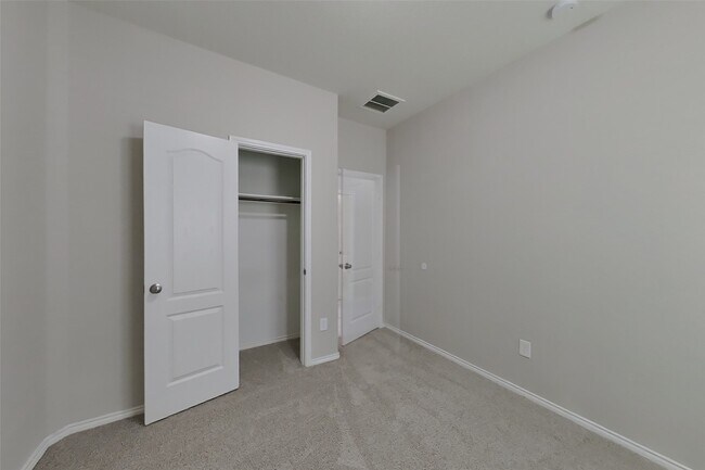 Building Photo - 13702 Sun Bear Ct