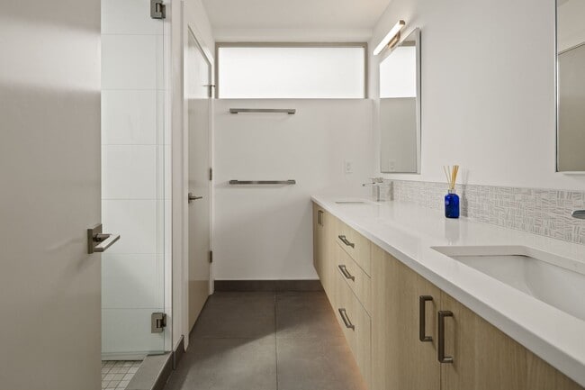 Building Photo - Stunning West Queen Anne Retreat with Iconic Puget Sound Views