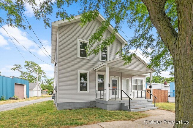 Primary Photo - 813 Butterworth St SW