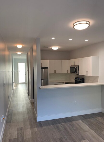 Building Photo - 803 E 28th St