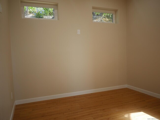 Building Photo - 1637 Kearsarge Rd