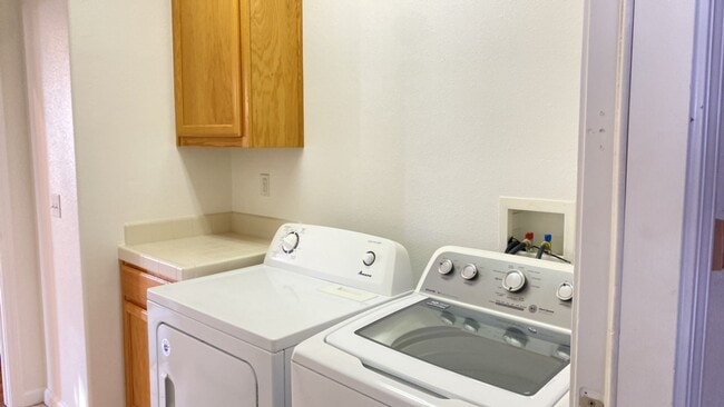 Building Photo - Riverbank