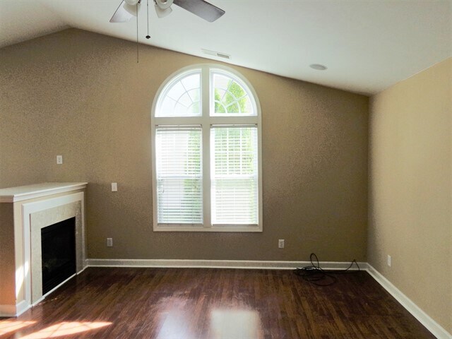 Building Photo - 420 Dutchmans Meadow Drive