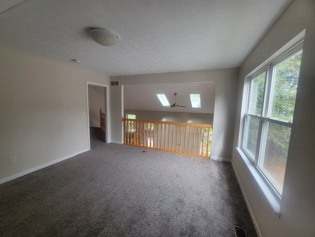 Building Photo - 6444 Hilltop Trail Dr