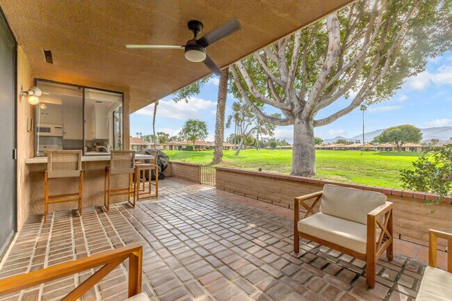 Building Photo - 17 Lugo Dr