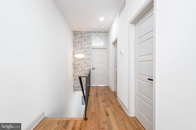 Building Photo - 3116 Clifford St