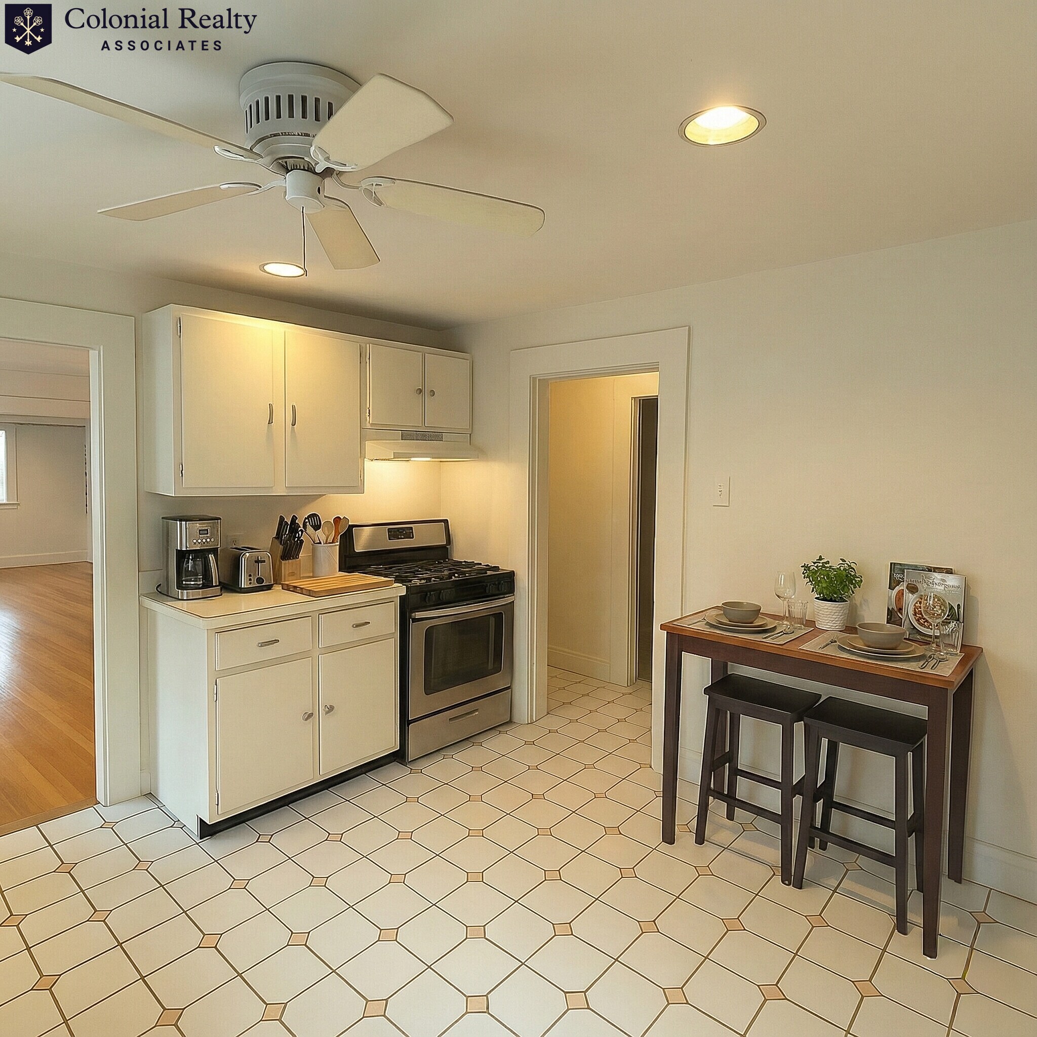 Building Photo - 47 Chapman St