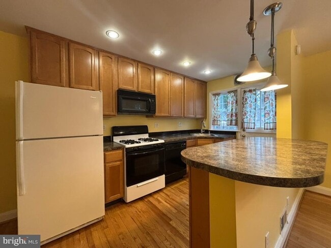 Building Photo - 7028 Heathfield Rd