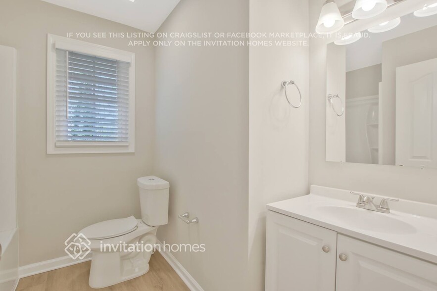 Building Photo - 5495 Burgess Dr