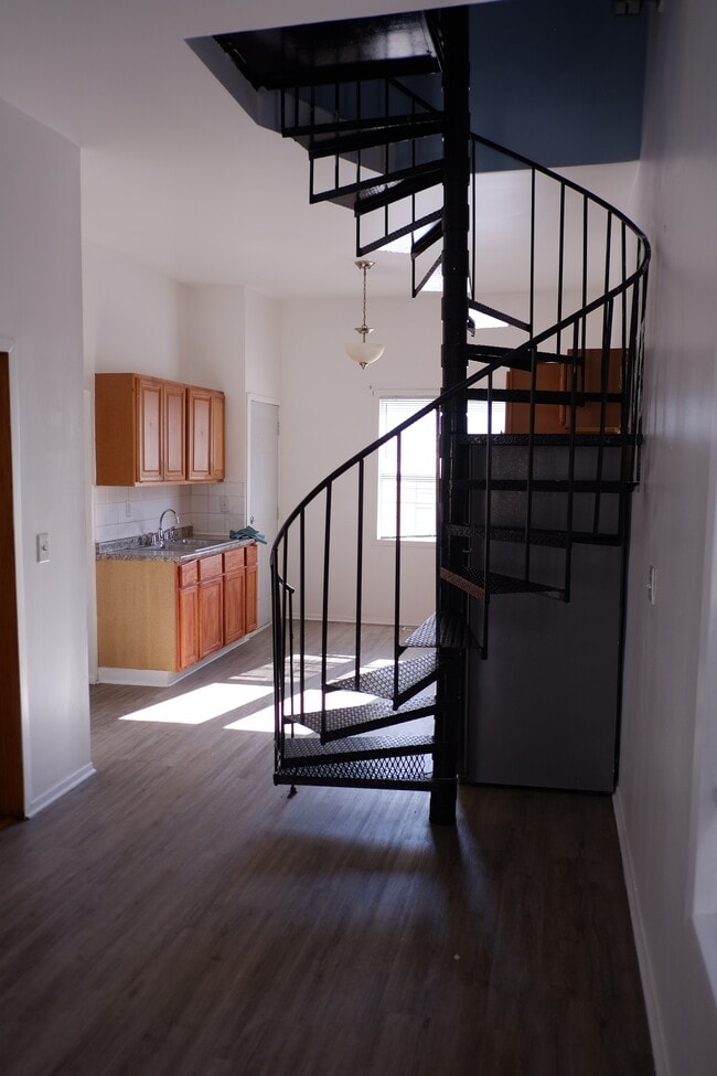 Building Photo - 3525 W Fullerton Ave