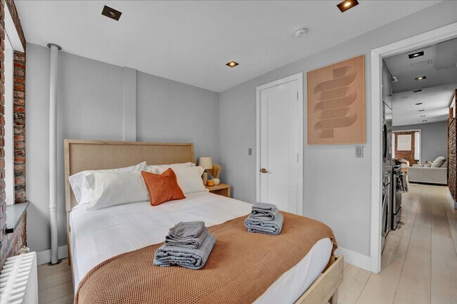 Building Photo - 120 Mulberry St