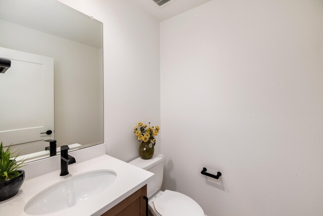 Building Photo - 4618 Catmint Ln