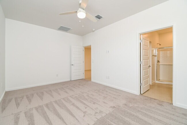 Building Photo - 10302 W Sumullen St