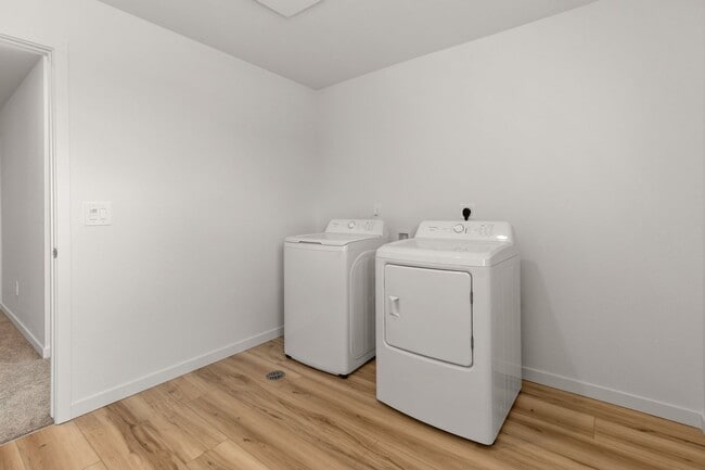 Building Photo - 6155 Drum Pl