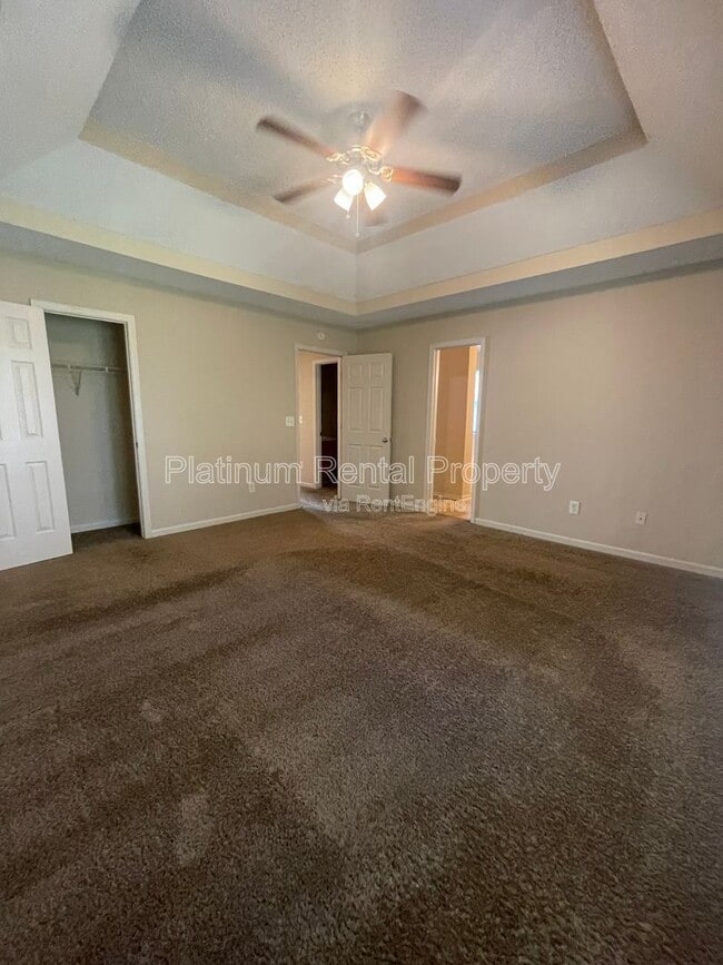 Building Photo - 1740 Spring Hill Cove