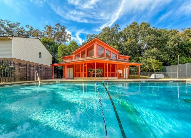 Building Photo - 1104 Greentree Ct