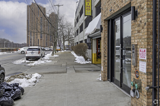 Walkway - 1526 Sedgwick Ave