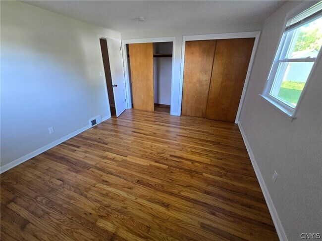 Building Photo - 202 Stafford Ave