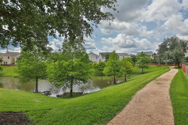 Building Photo - 10046 Hillside Bayou Dr