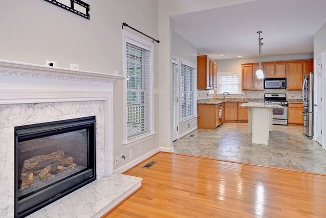 Building Photo - Beautiful York County Home!