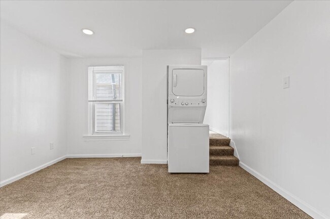 Building Photo - 603 Farragut St