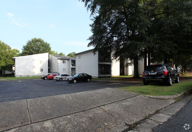 The Woodridge Apartments - Woodridge Apartments