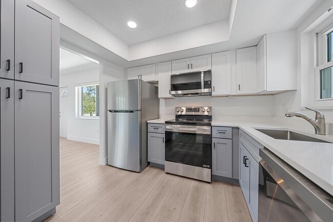 Building Photo - 3818 Roxane Blvd