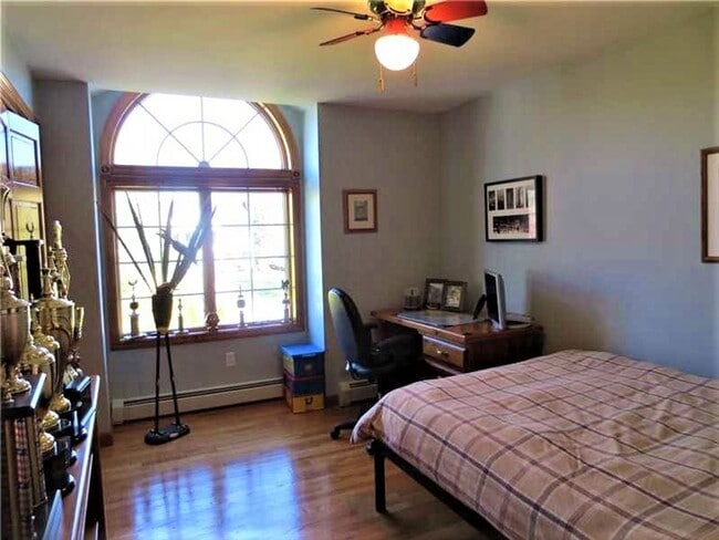 Building Photo - ****Barrington – Exclusive Contemporary Co...
