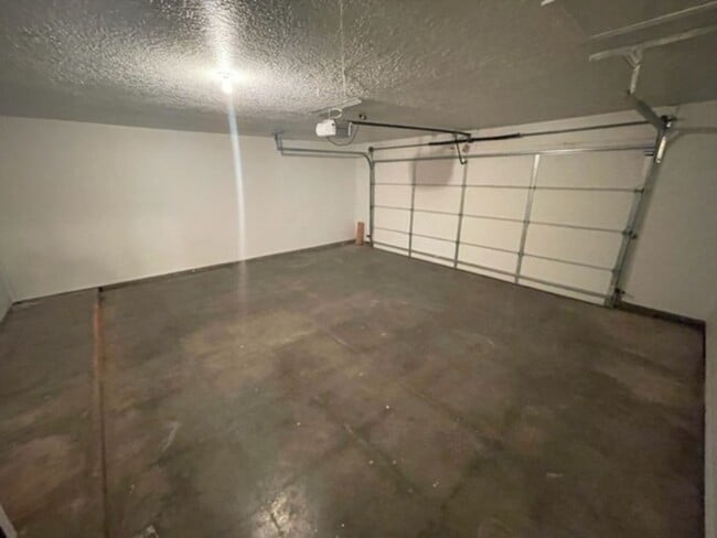 Building Photo - Nice Three Bedroom, 2 Bath home for rent.