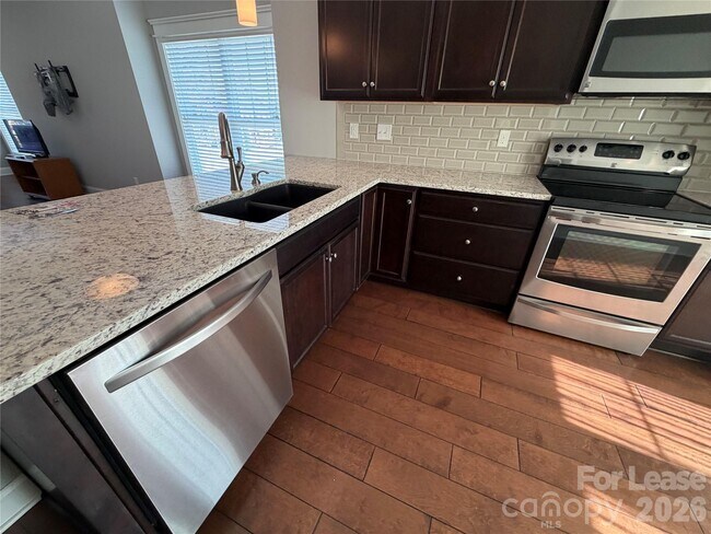 Building Photo - 29 Myrtle St