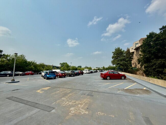 Building Photo - 1275 E Baldwin Ln