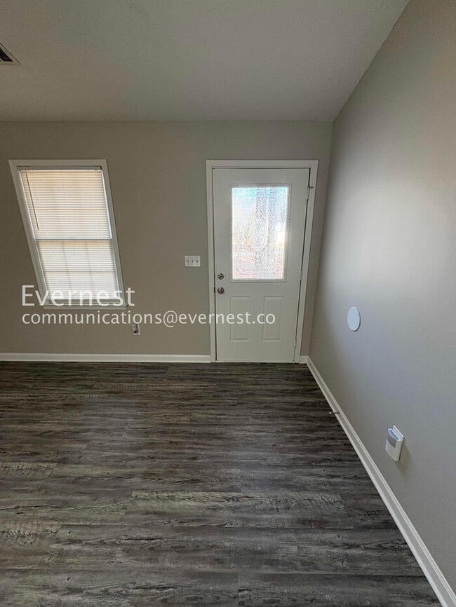 Building Photo - 130 Summerfield Dr