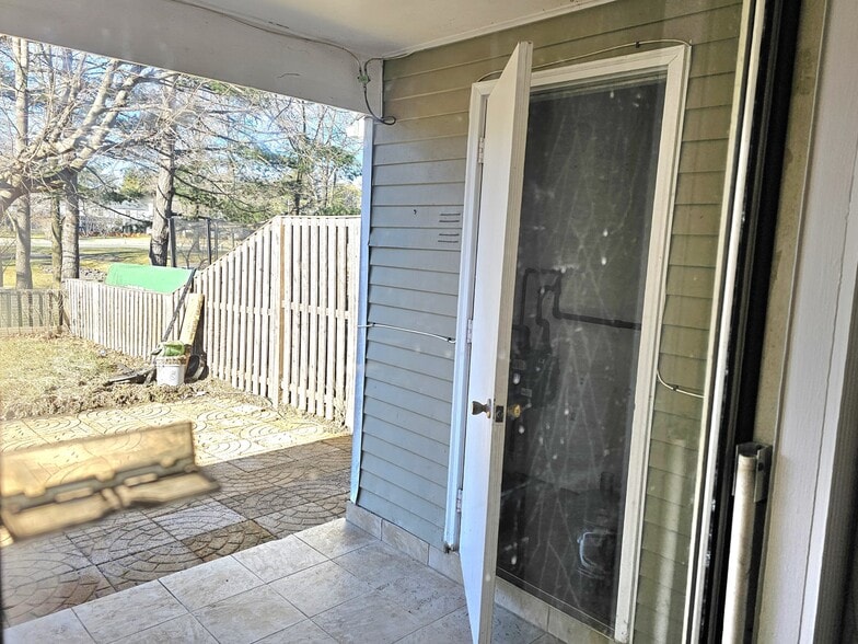 Building Photo - 37 Anderson Ct