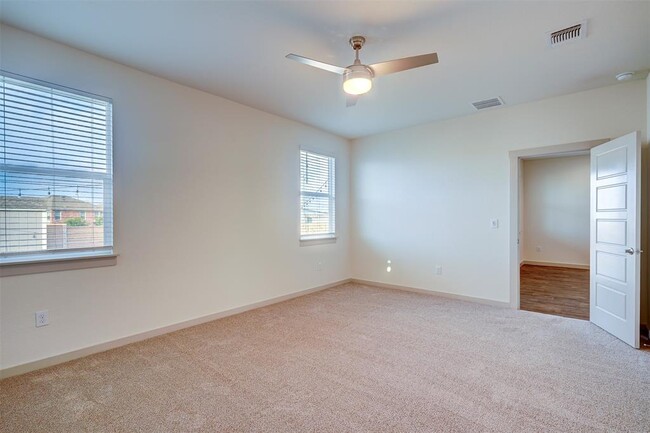 Building Photo - 4613 Tully Dr