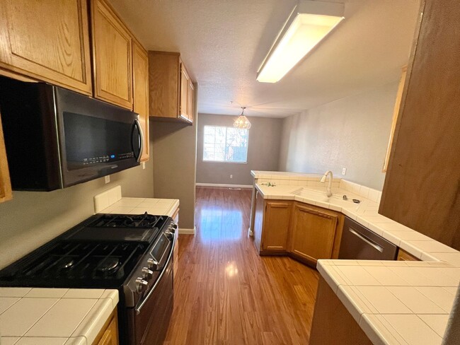 Building Photo - Prime Petaluma 3-Bedroom, 2.5-Bath Home Ne...