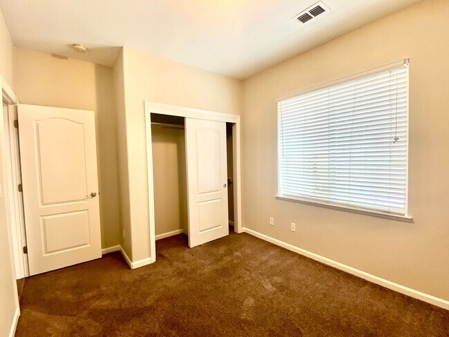 Building Photo - 3600 Silverwood Rd