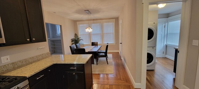 Building Photo - Oakley Home - 3 Bed, 1.5 Bath