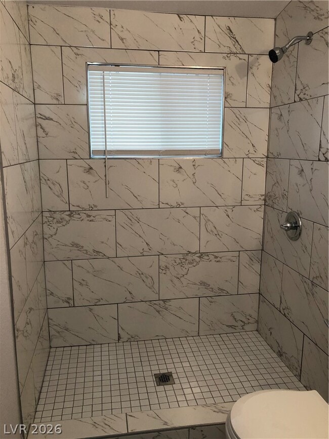 Building Photo - 5813 Evergreen Ave