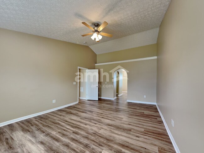 Building Photo - 357 Pinecrest Ct