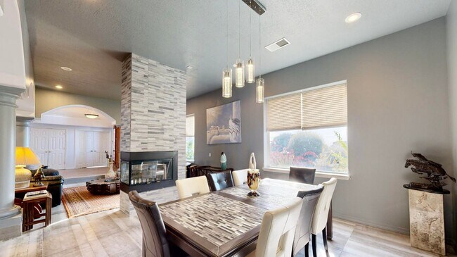 Building Photo - Move in Special Luxury 4 bedroom 4.5 bathr...