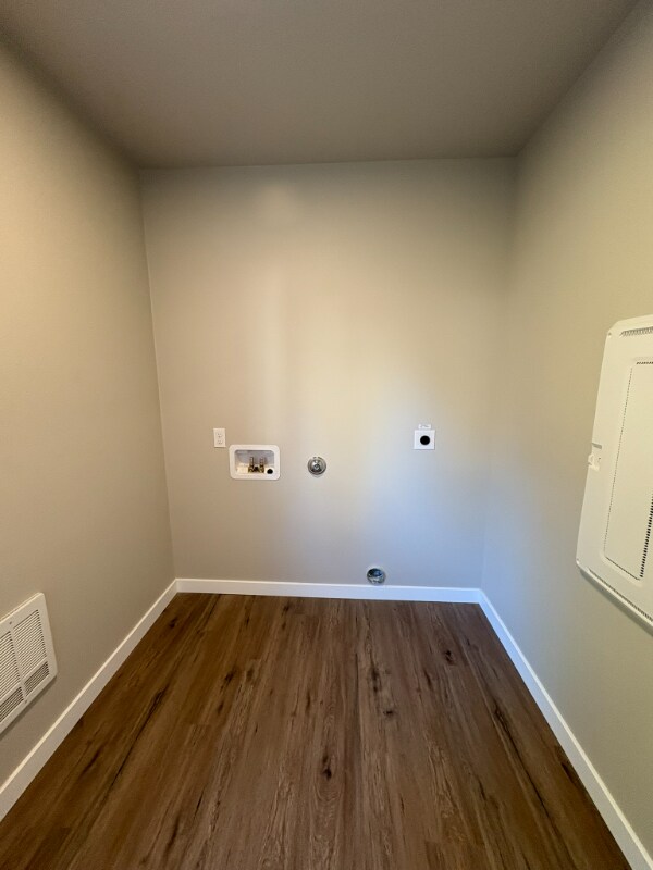 Building Photo - 3028 Pine Rd NE