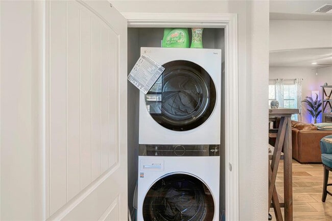 Building Photo - 217 Birch Oak Ln