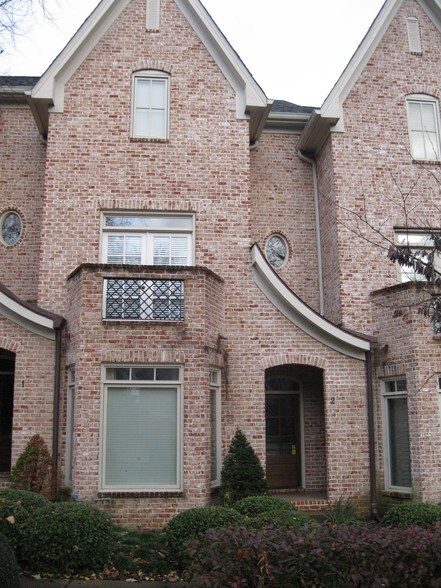 European-Style Townhouse - 3189 Parthenon Ave