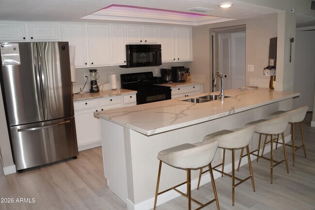 Building Photo - 1732 E Hermosa Dr